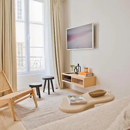 Wonderful Luxury And Design In Mouffetard Apartment